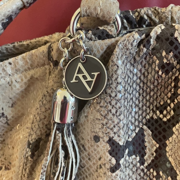 Adrienne Vittadini Shoulder bag - Picture 2 of 6